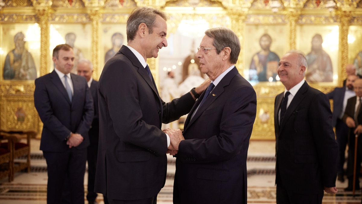 Μητσοτάκης: Παραβρέθηκε στο μνημόσυνο του Γλαύκου Κληρίδη στην Λευκωσία – «Υποκλίνομαι με συγκίνηση στην πολιτική του παρακαταθήκη»