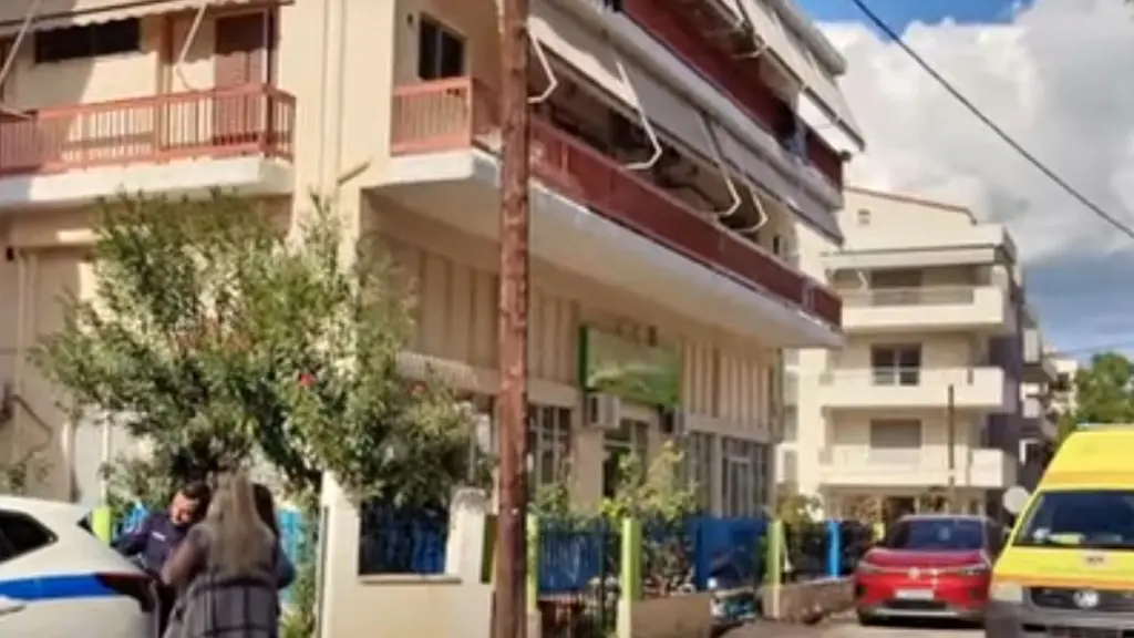 Πέθανε ο ηλικιωμένος που έπεσε από μπαλκόνι 2ου ορόφου στο Ναύπλιο