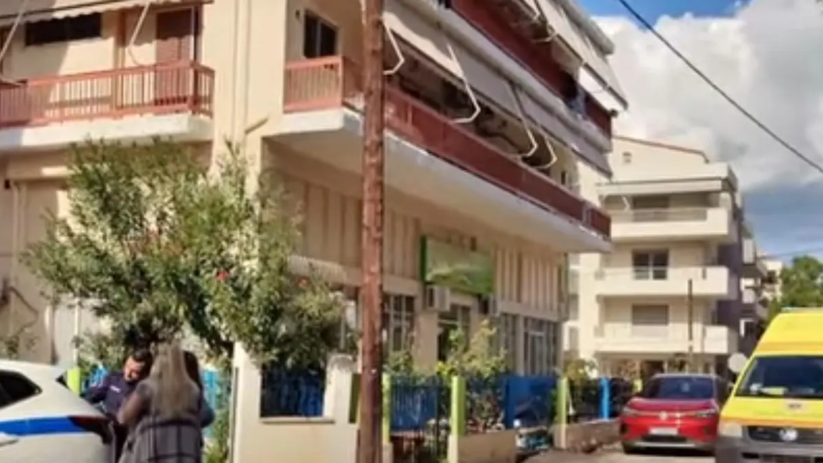 Ναύπλιο: Ηλικιωμένος έπεσε από μπαλκόνι – Μεταφέρθηκε στο νοσοκομείο βαριά τραυματισμένος (βίντεο)
