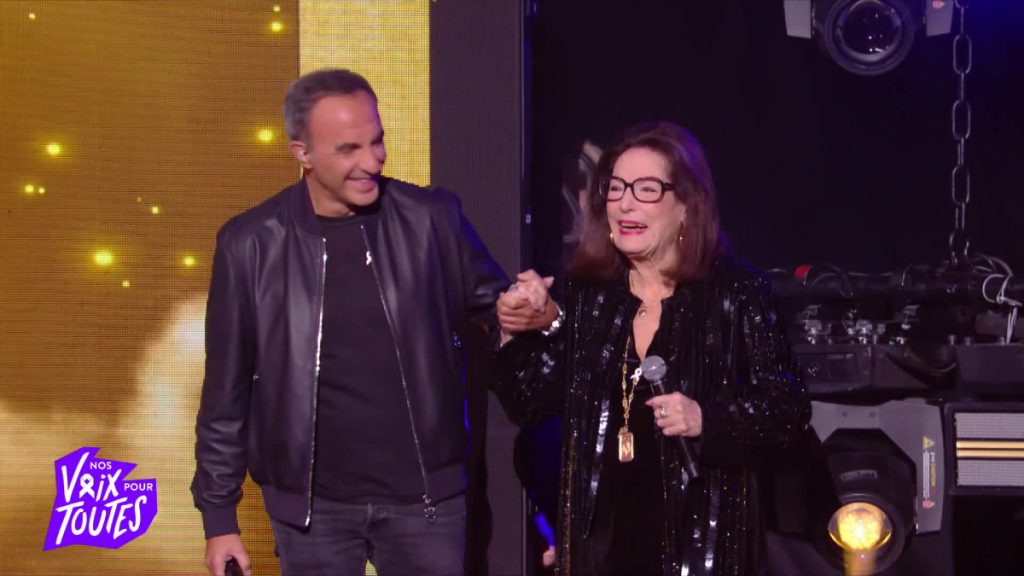 Νάνα Μούσχουρη: Τραγούδησε το «Χάρτινο το φεγγαράκι» με τον Νίκο Αλιάγα στη γαλλική τηλεόραση (vid)