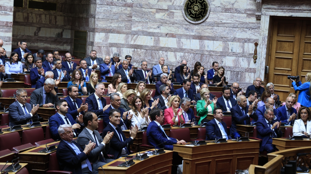 Ομαδικά πυρά από τους βουλευτές της ΝΔ για το λουκέτο στα ΕΛΤΑ – «Πάρτε το πίσω», ένταση στην τηλεδιάσκεψη