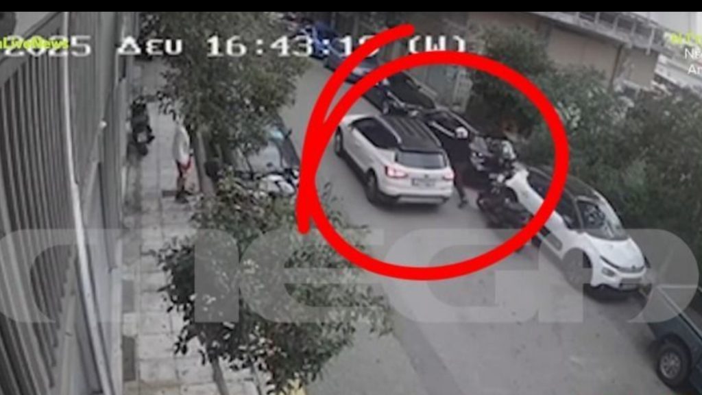 Νέος Κόσμος: Βίντεο ντοκουμέντο με τη στιγμή που ο 58χρονος ψεκάζει με σπρέι πιπεριού τον 29χρονο έξω από το γυμναστήριο