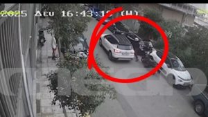 Νέος Κόσμος: Βίντεο ντοκουμέντο με τη στιγμή που ο 58χρονος ψεκάζει με σπρέι πιπεριού τον 29χρονο έξω από το γυμναστήριο