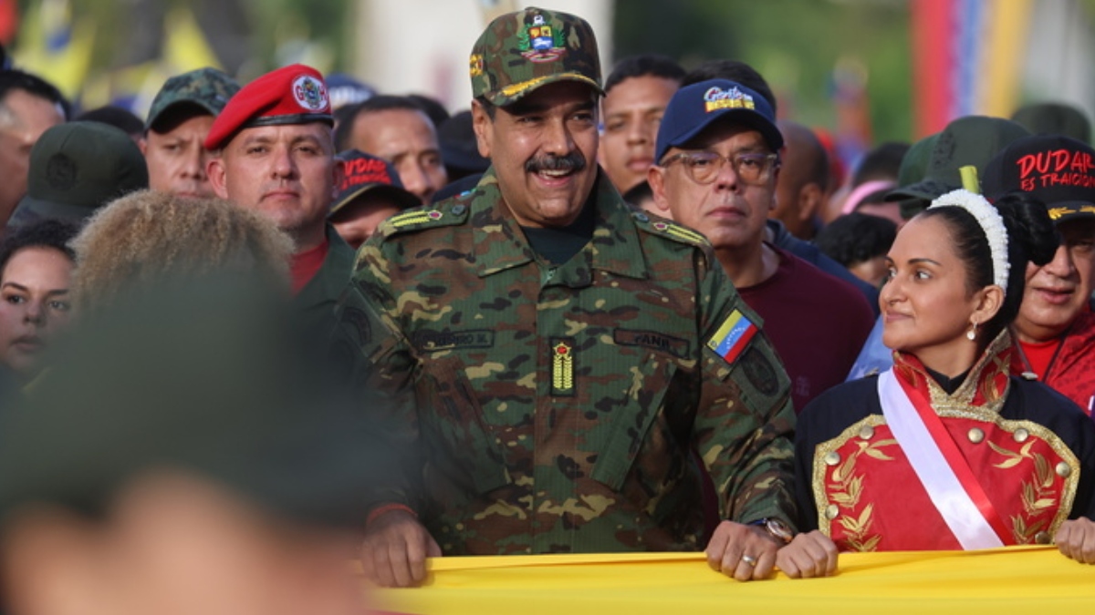 WSJ: Ρωσία και Κίνα παρατηρούν από απόσταση τις προειδοποιήσεις Τραμπ στον Μαδούρο – Τι σηματοδοτεί η στάση τους