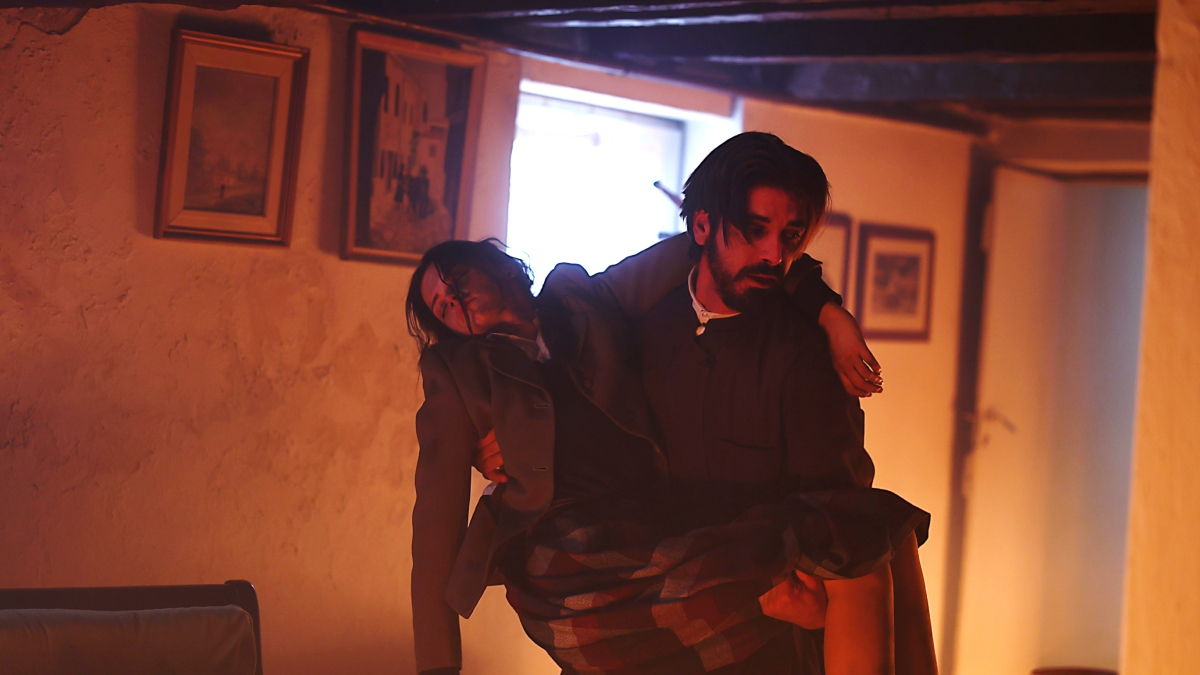 Άγιος Έρωτας – Δευτέρα (10/11): Ο πατήρ Νικόλαος σώζει τη Δώρα από τις φλόγες (trailer)