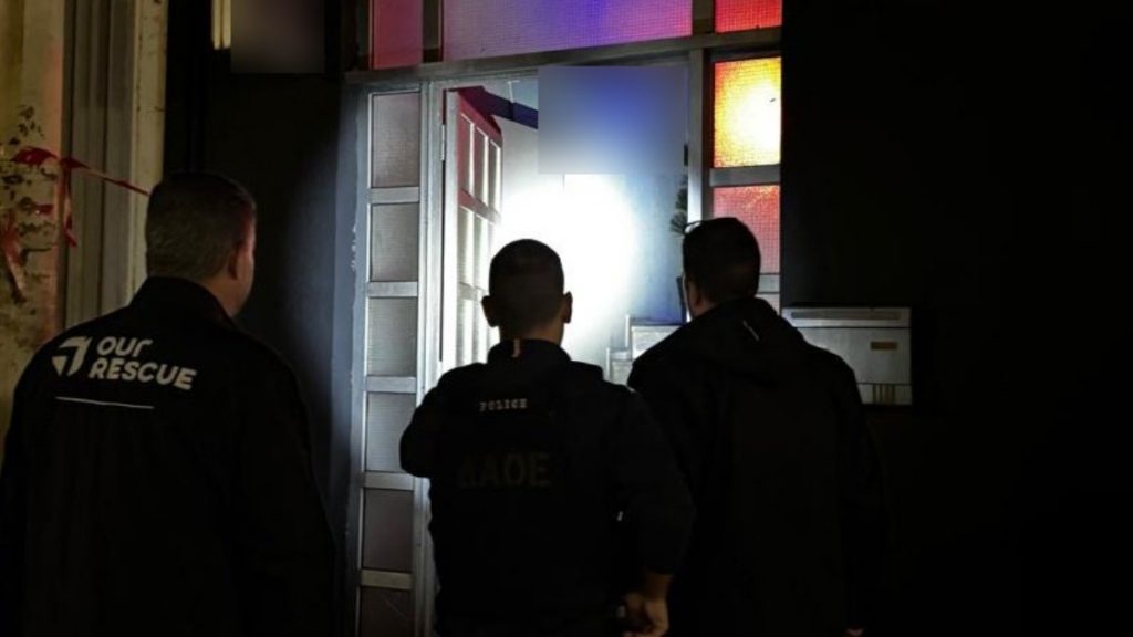 Αττική: Έφοδοι της ΕΛΑΣ σε οίκους ανοχής – 15 συλλήψεις
