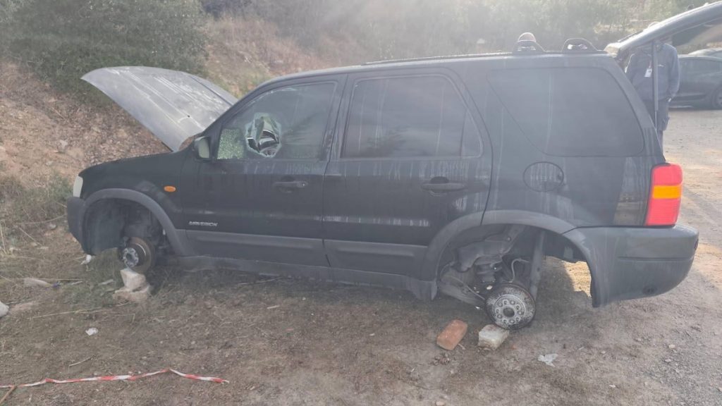 Θεσσαλονίκη: Βανδάλισαν ΙΧ γιατρού την ώρα που βρισκόταν σε εφημερία στο “Παπανικολαόυ” – Του πήραν τα λάστιχα και οι ζάντες