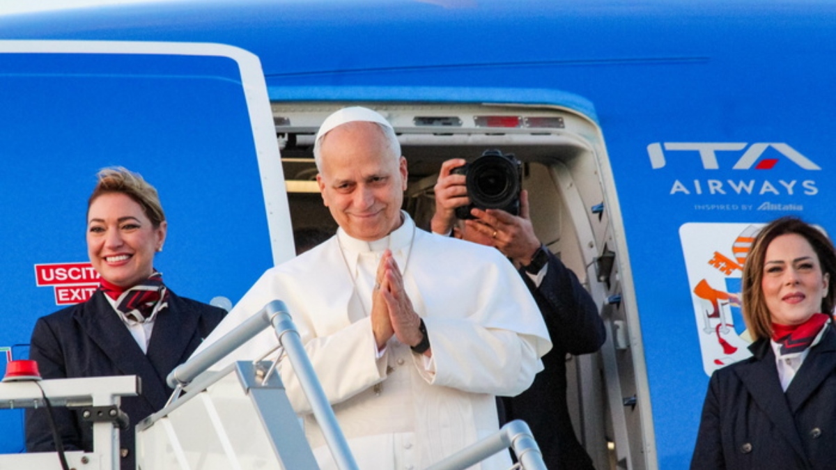 Στην Τουρκία ο Πάπας Λέων: Η άφιξη στην Άγκυρα και οι συναντήσεις με Βαρθολομαίο και Ερντογάν (βίντεο)