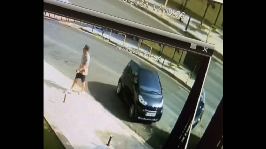 Περιστέρι: Πήγε να πάρει γλυκό και το αυτοκίνητο άρχισε να κατρακυλάει – Πώς αποφεύχθηκαν τα χειρότερα (βίντεο)