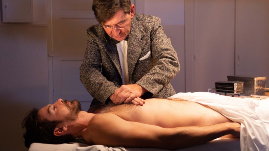 «Grand Hotel» (17/11): Πώς σώθηκε o Πέτρος από τον αστυνόμο Κομνηνό – Όλη η αλήθεια