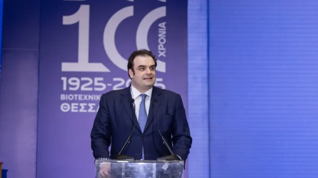 Πιερρακάκης: Επενδύσεις, εξαγωγές και νέο παραγωγικό μοντέλο στη στρατηγική της κυβέρνησης