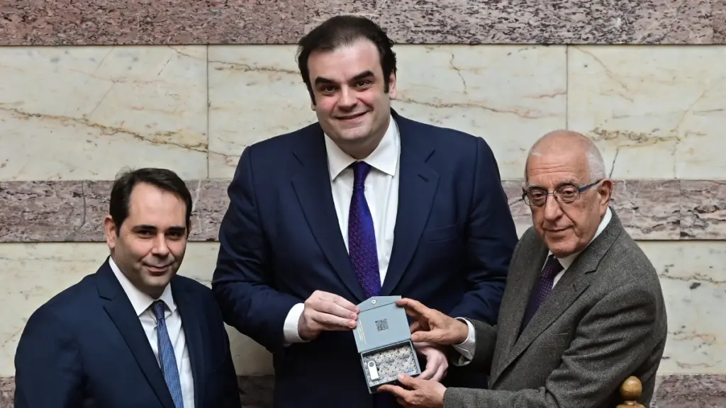 Κατατέθηκε ο προϋπολογισμός για το 2026 – Πιερρακάκης: “Είναι ρεαλιστικός, κοινωνικός και αναπτυξιακός”