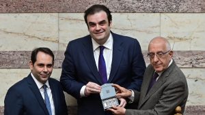 Κατατέθηκε ο προϋπολογισμός για το 2026 – Πιερρακάκης: “Είναι ρεαλιστικός, κοινωνικός και αναπτυξιακός”