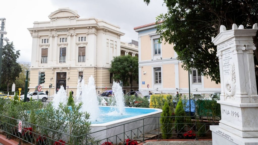 Δήμος Αθηναίων: Ολοκληρώθηκε η αναβάθμιση της πλατείας Παύλου Μελά