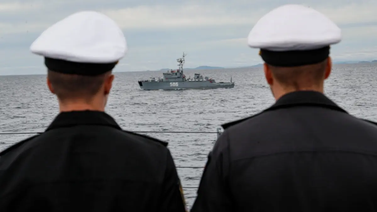 Ρωσικό κατασκοπευτικό πλοίο στα όρια των βρετανικών υδάτων – “Έστρεψε λέιζερ σε αεροσκάφη μας”