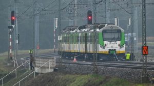 Έκρηξη σε σιδηροδρομική γραμμή της Πολωνίας – Για “άνευ προηγουμένου ενέργεια δολιοφθοράς” κάνει λόγο ο Τουσκ (βίντεο)