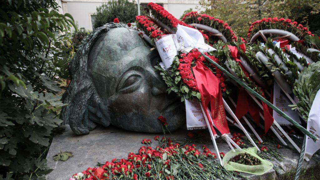 Πολυτεχνείο: 10+1 τραγούδια που έχουμε χιλιοτραγουδήσει για την επέτειο της 17ης Νοεμβρίου