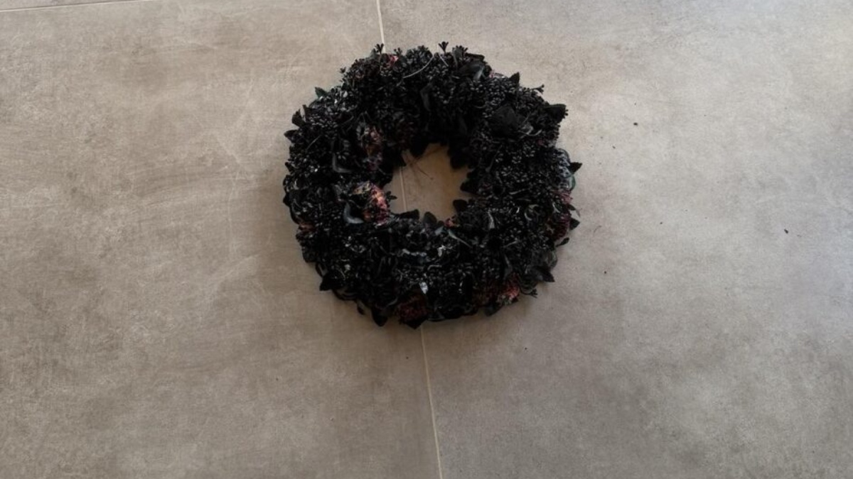 Ρόδος: Μαφιόζικη επίθεση σε σπίτι επιχειρηματία – Πυροβόλησαν 14 φορές και άφησαν μαύρο στεφάνι