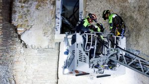 Πύργος των Κόμηδων: Η εισαγγελία της Ρώμης ξεκίνησε έρευνα για εξ αμελείας ανθρωποκτονία μετά την κατάρρευση