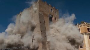 Ρώμη: Νεκρός ο εργάτης που καταπλακώθηκε από μεσαιωνικό πύργο – Εξέπνευσε στο νοσοκομείο (βίντεο)