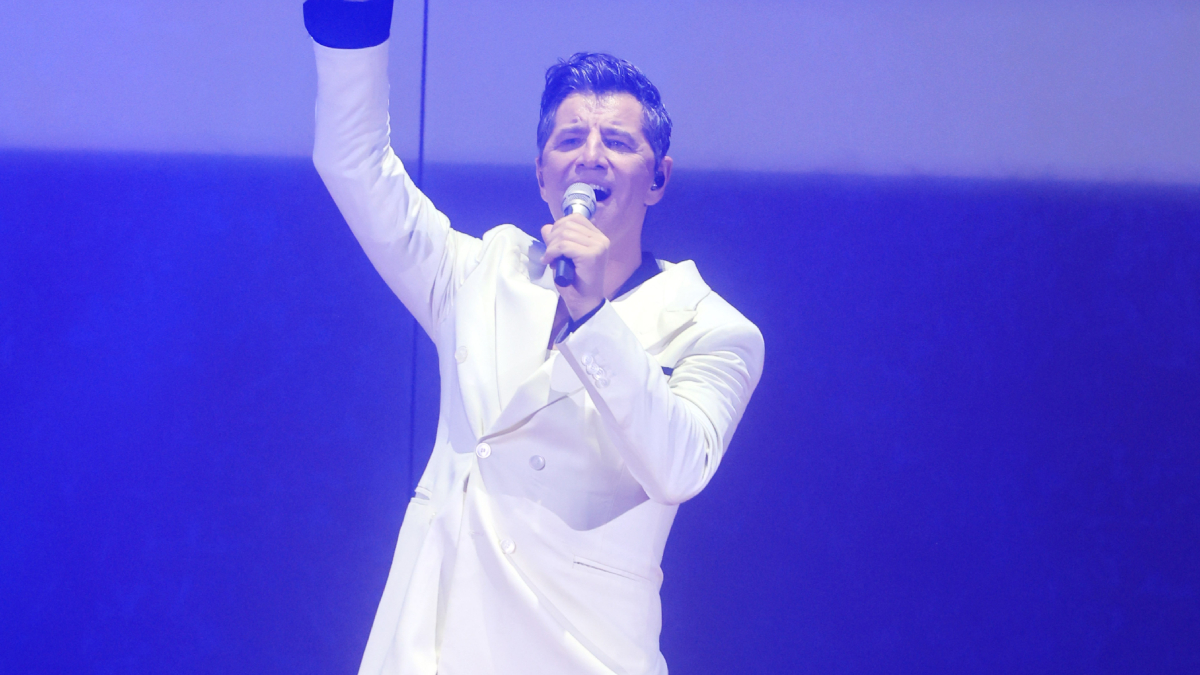 Σάκης Ρουβάς: Οι πρώτες δηλώσεις μετά το σοκαριστικό ατύχημα – Τι απάντησε ο τραγουδιστής