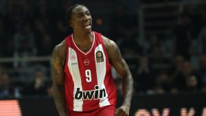 Με «καυτό» Λι, ο Ολυμπιακός νίκησε τον ΠΑΟΚ