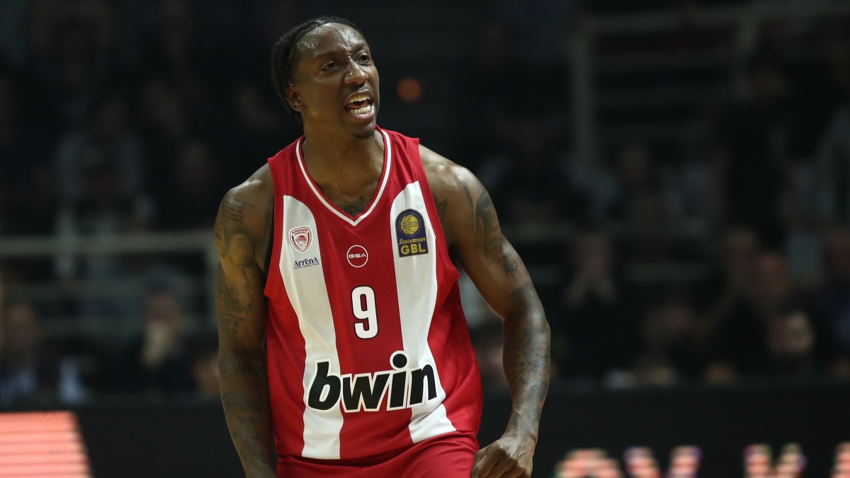 Με «καυτό» Λι, ο Ολυμπιακός νίκησε τον ΠΑΟΚ