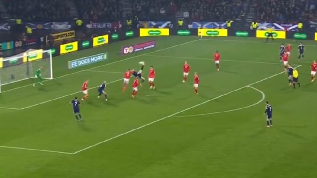 Σκωτία – Δανία: «Άρρωστο» γκολ με ψαλιδάκι από τον ΜακΤομινέι (Βίντεο)