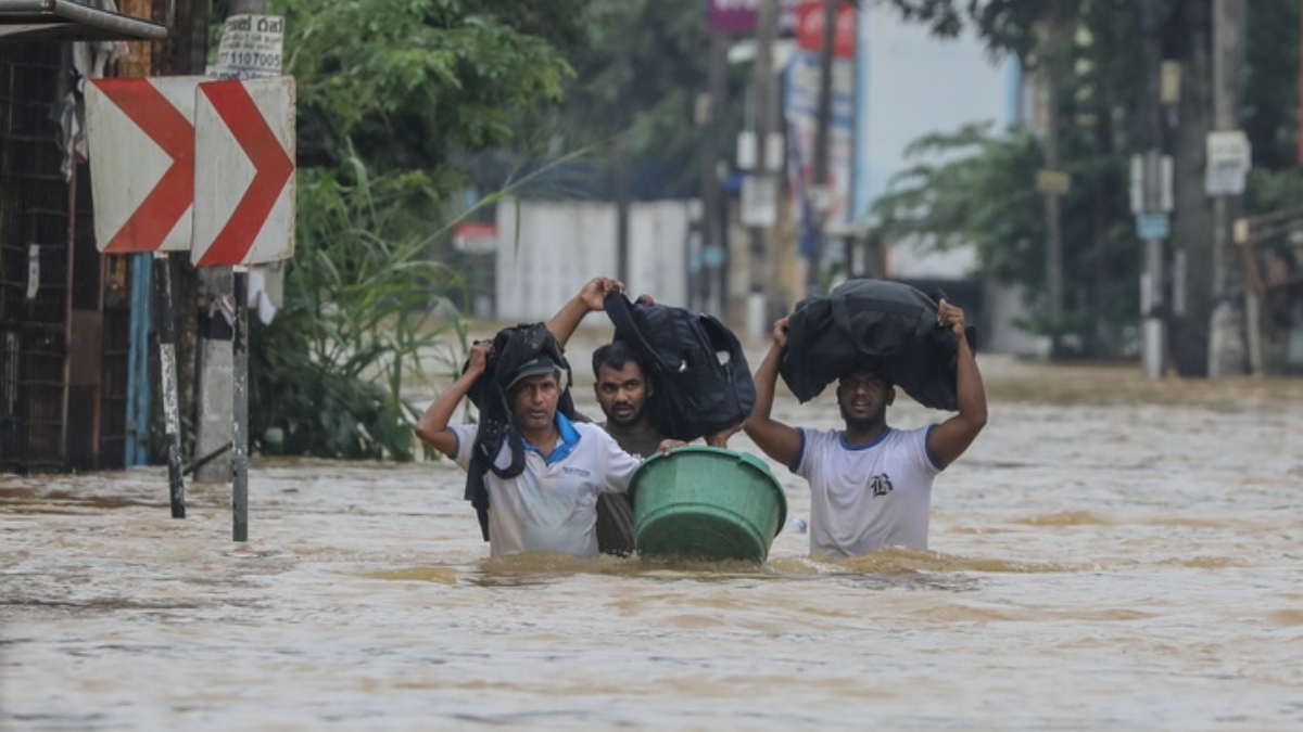 Μεγαλώνει ο τραγικός απολογισμός από τις κατολισθήσεις και τις πλημμύρες στη Σρι Λάνκα – Στους 153 οι νεκροί, αγνοούνται δεκάδες