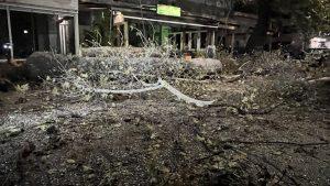 Προβλήματα σε Ήπειρο και Θεσπρωτία από την κακοκαιρία: Ζημιές από κεραυνούς σε σπίτια, εγκλωβισμός δύο ατόμων σε ΙΧ (βίντεο+φωτογραφίες)