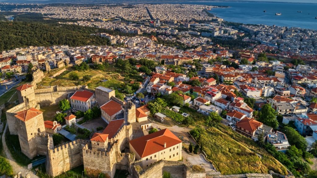 Θεσσαλονίκη: Κατεδαφίζονται απαλλοτριωμένα και ετοιμόρροπα κτίρια στην Άνω Πόλη