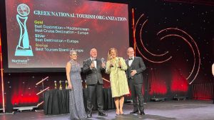 Travvy Awards 2025: Κορυφαίες διακρίσεις για Ελλάδα και ΕΟΤ στα διάσημα βραβεία τουρισμού