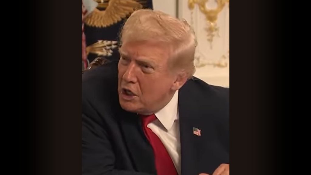 Νέα επίθεση του Τραμπ εναντίον γυναίκας δημοσιογράφου – “Είσαι ηλίθια;” (βίντεο)