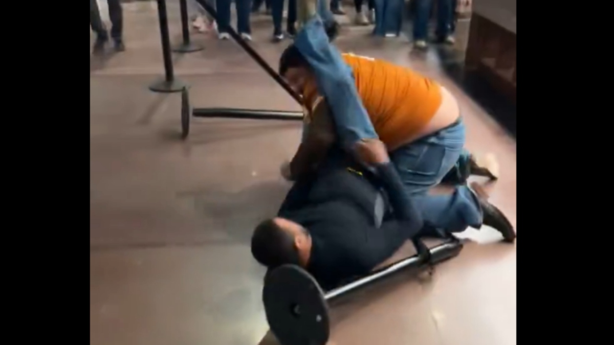 ΗΠΑ: Άγριος καβγάς σε κατάστημα για τη σειρά στην τουαλέτα (Βίντεο)