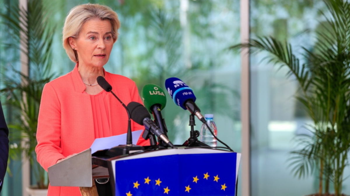 Φον ντερ Λάιεν: “Σήμερα επιβεβαιώσαμε ότι είμαστε ενωμένοι στην υποστήριξη της Ουκρανίας”