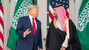 ΗΠΑ: Ο πρίγκιπας διάδοχος Μοχάμεντ μπιν Σαλμάν υπόσχεται στον Τραμπ επενδύσεις 1 τρισεκ. δολαρίων