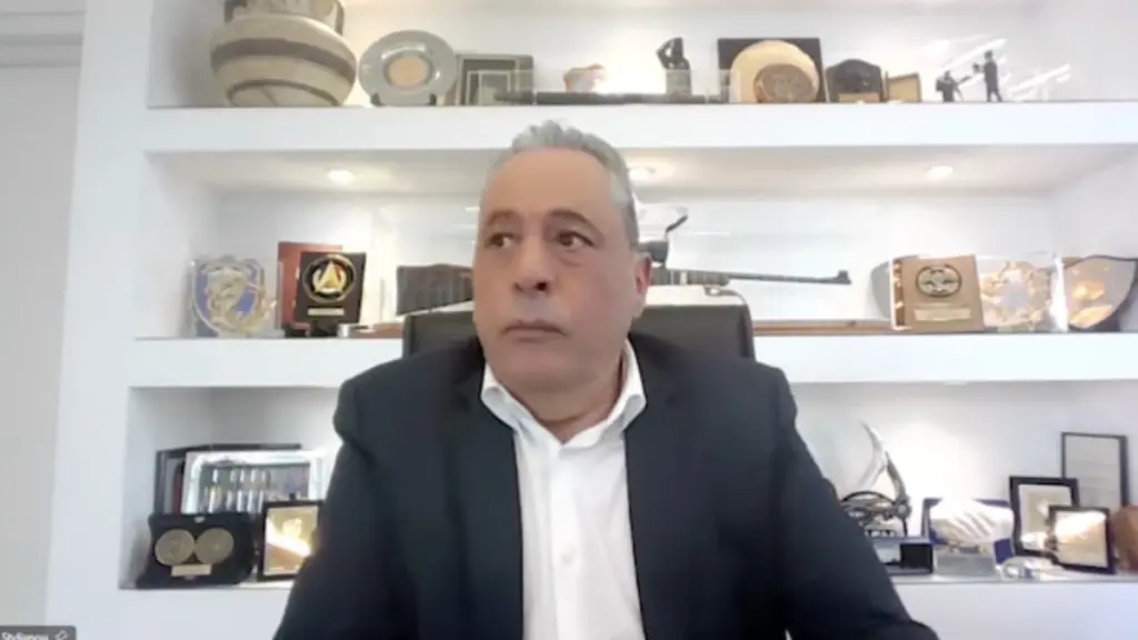 Σεισμός 5,3 Ρίχτερ στην Κύπρο: Ο υπουργός Άμυνας αισθάνθηκε τη δόνηση on air – «Κουνάει ακόμη» (Βίντεο)