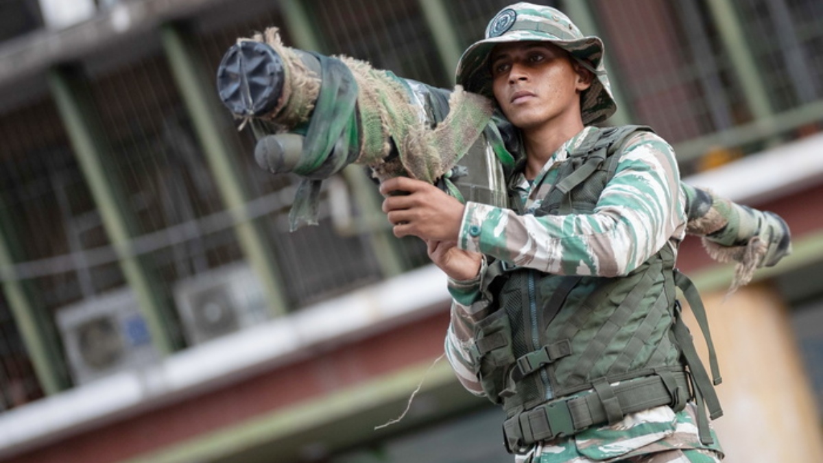 Όλο και πιο κοντά στη σύγκρουση: Βενεζουέλα και ΗΠΑ συγκεντρώνουν τις δυνάμεις τους – «Μαζική κινητοποίηση» στρατιωτικού οπλισμού από τον Μαδούρο