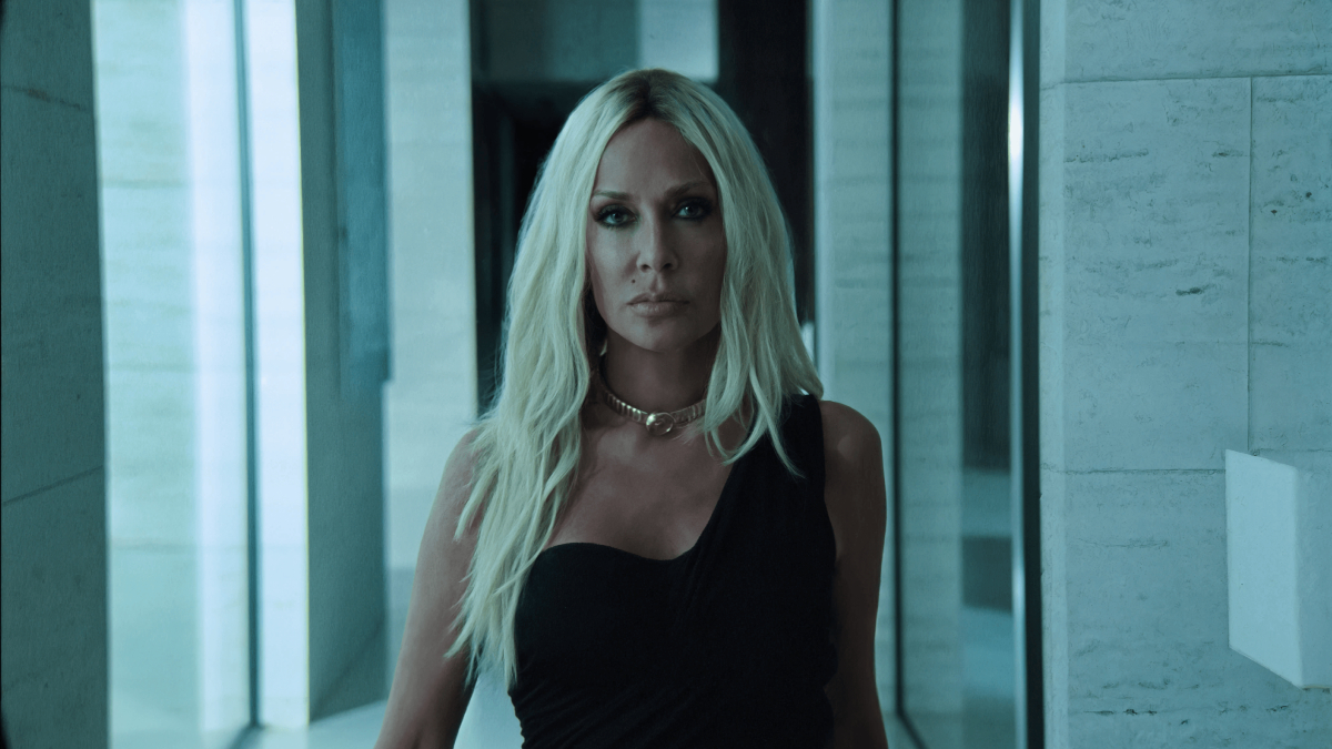 Άννα Βίσση: Παρουσιάζει την «Εξαίρεση» και συνεχίζει το σερί των μεγάλων επιτυχιών της (vid)