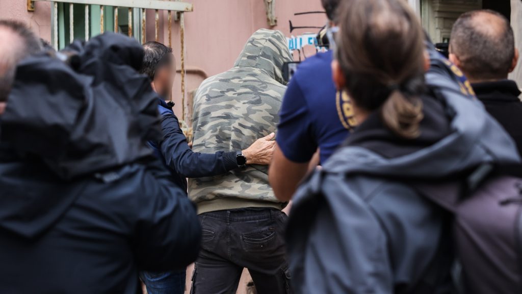 Βορίζια: Κατηγορείται και για την κατασκευή της βόμβας ο 23χρονος – “Ήταν σε γάμο την ώρα της έκρηξης” λέει η συνήγορός του