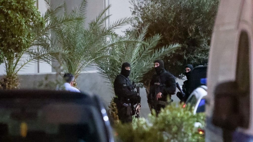 Ανοίγουν σήμερα τα σχολεία στα Βορίζια – Απολογούνται οι Καργάκηδες