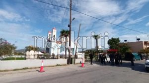 Μακελειό στα Βορίζια: Τα Χανιά αποχαιρετούν την 56χρονη – Ανιχνευτής μετάλλων στην είσοδο της εκκλησίας