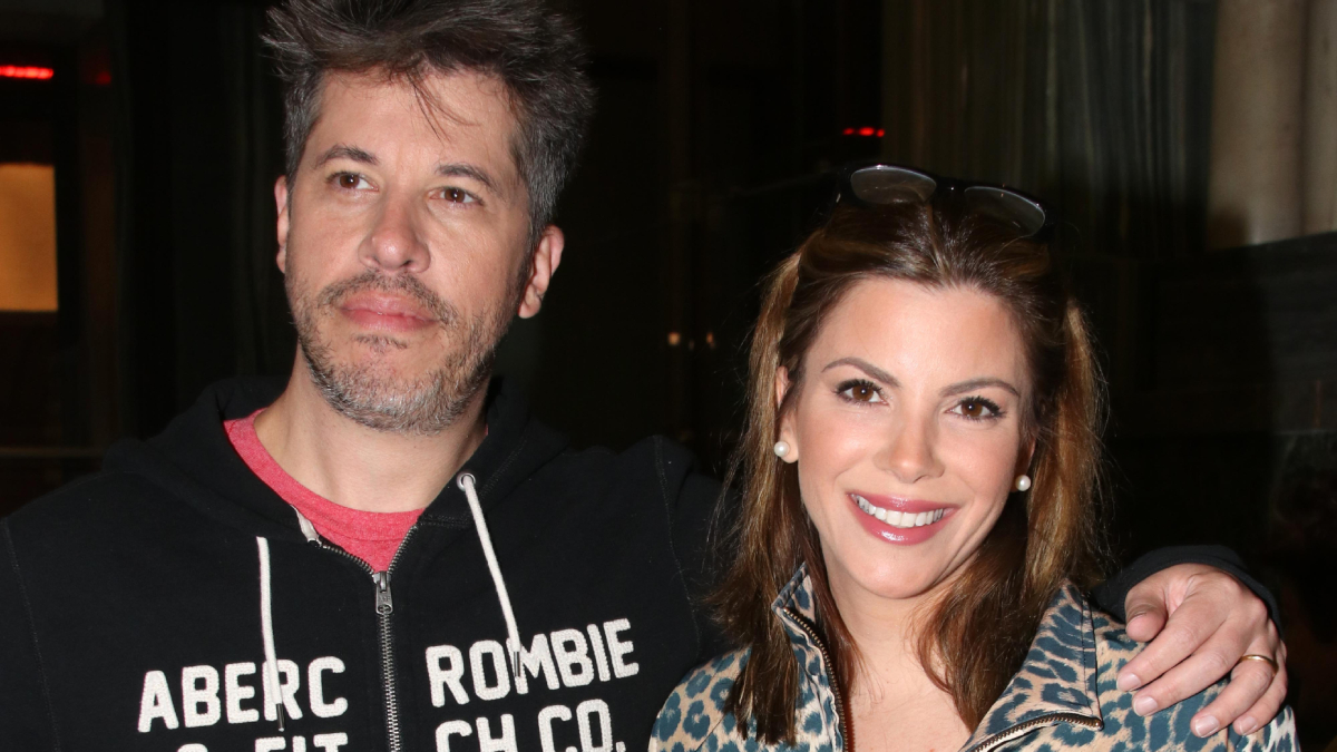 Αντελίνα Βαρθακούρη: Σπάνια βραδινή έξοδος με τον σύζυγό της, Χάρη – Δείτε τους μαζί (pic)