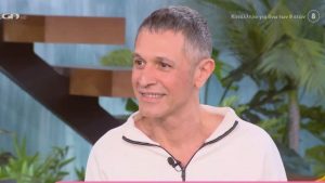 Αιμίλιος Χειλάκης: «Μέσα από το βιβλίο του ο Αλέξης Τσίπρας ζητάει συγγνώμη για τα λάθη του»