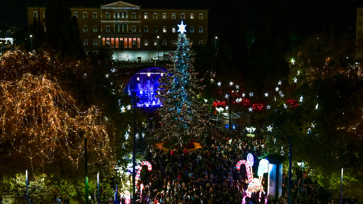Χριστούγεννα 2025: Πότε θα φωταγωγηθεί το Σύνταγμα και το Πεδίον του Άρεως – Οι εκδηλώσεις που θα γίνουν