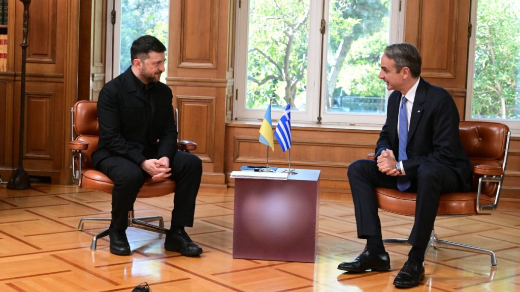 Στο Μαξίμου ο Ζελένσκι – Σε εξέλιξη η συνάντηση με τον Κυριάκο Μητσοτάκη