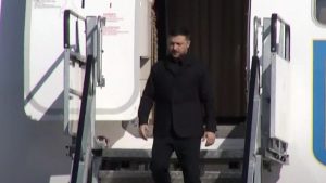 Στην Αθήνα ο Ζελένσκι: Θα συναντηθεί με τον Κωνσταντίνο Τασούλα – Στις 13:45 η συνάντηση με τον Κυριάκο Μητσοτάκη