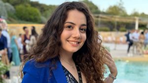 Στέφανη Χαραλάμπους: Ψευδές δημοσίευμα «πέθανε» την 29χρονη ηθοποιό – Η αντίδρασή της