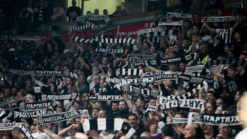 Παρτιζάν: Οι φίλαθλοι απαιτούν την παραίτηση του Μιχαϊλοβιτς