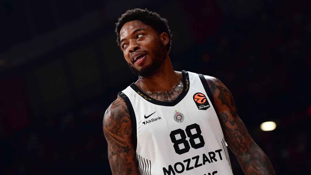 Ταϊρίκ Τζόουνς: Στην αποστολή της Παρτιζάν για τον αγώνα με την Βαλένθια